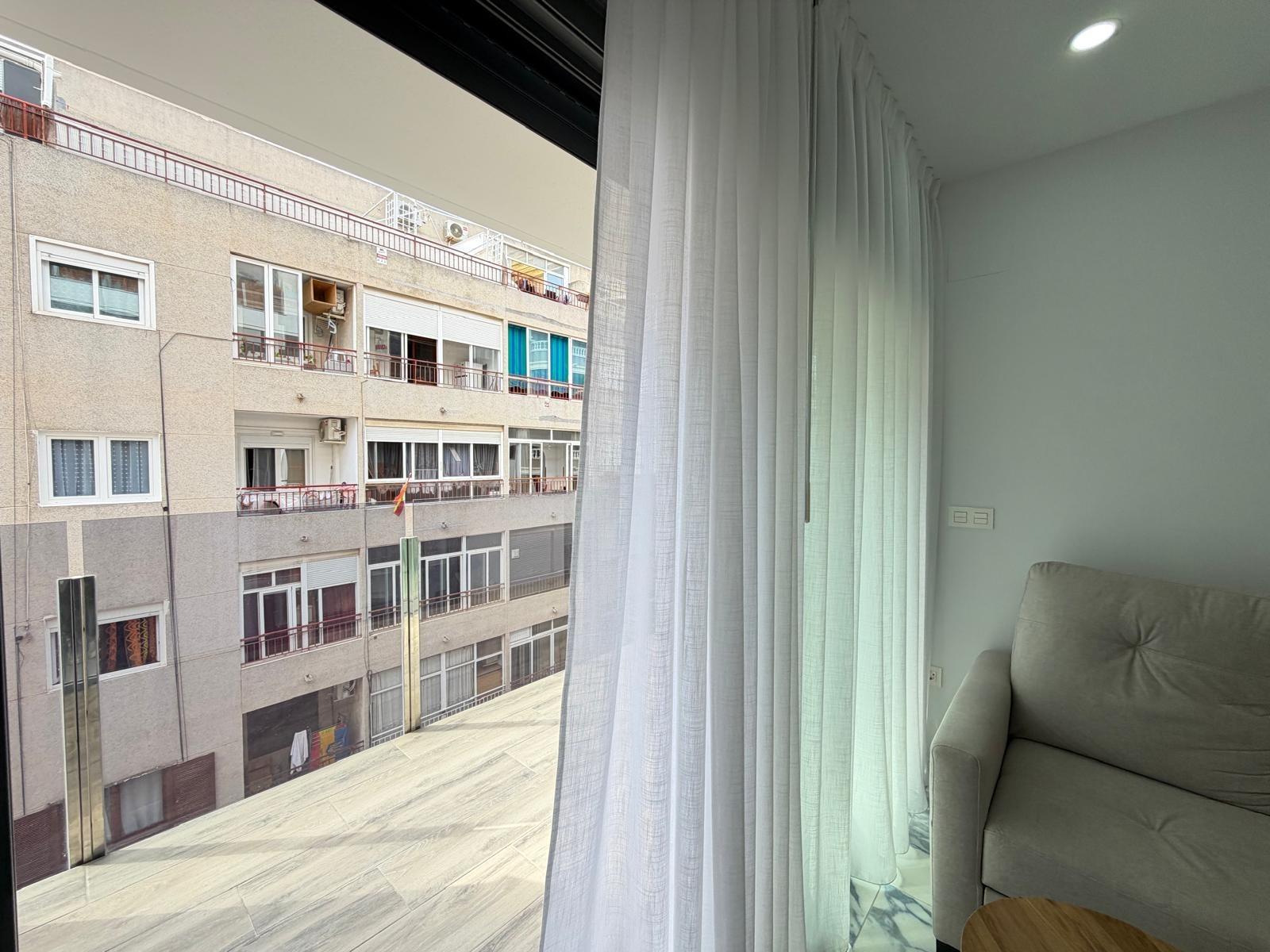 For sale - 3 Bedroom 2 Bathroom Apartment in Torrevieja - Estacion De Autobuses  - Alicante