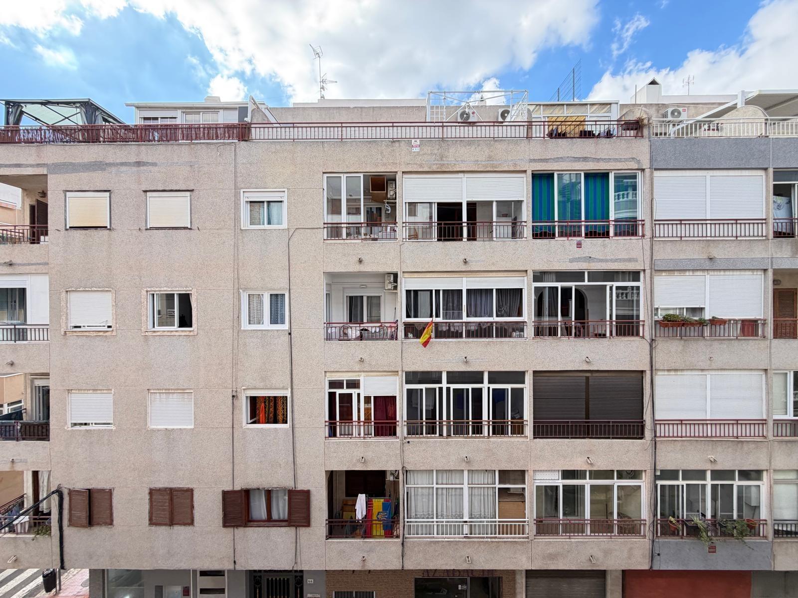 For sale - 3 Bedroom 2 Bathroom Apartment in Torrevieja - Estacion De Autobuses  - Alicante