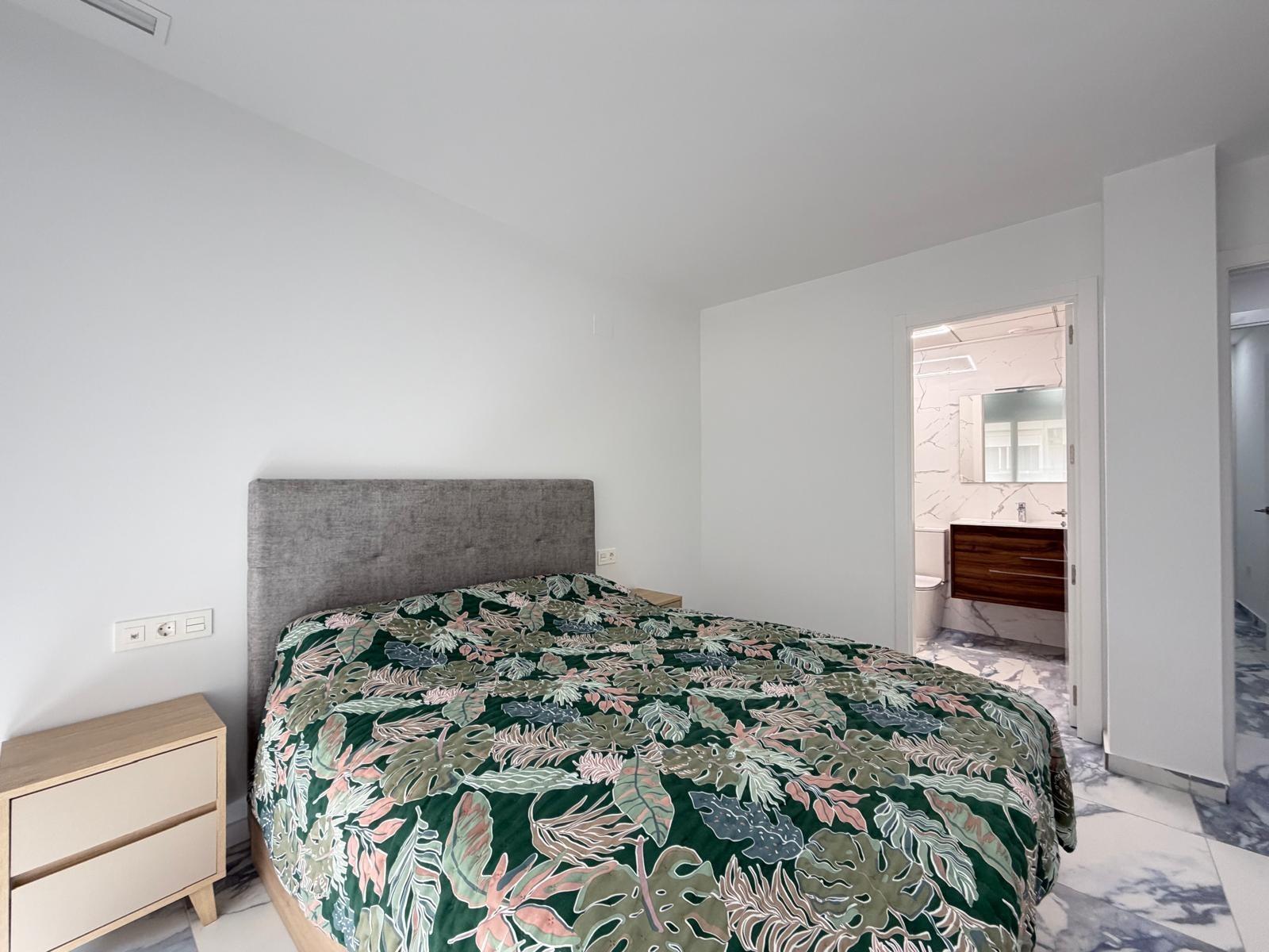 For sale - 3 Bedroom 2 Bathroom Apartment in Torrevieja - Estacion De Autobuses  - Alicante