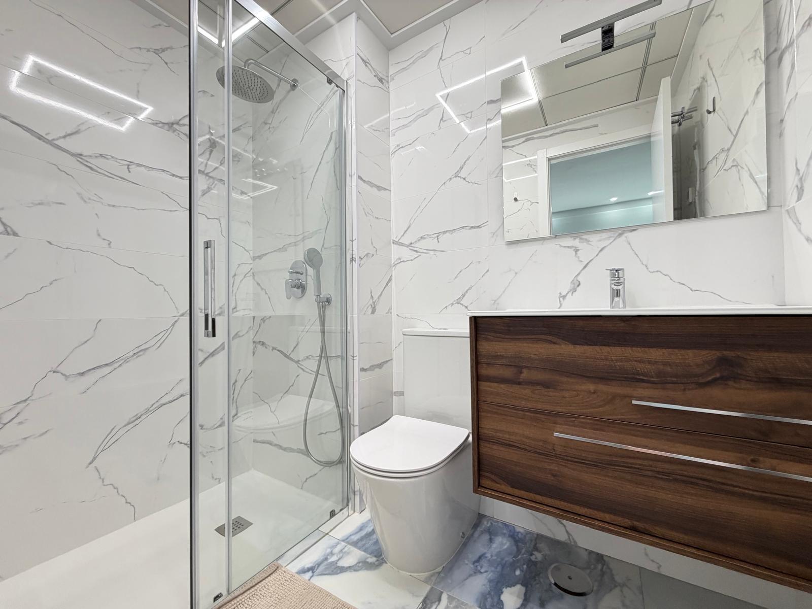 For sale - 3 Bedroom 2 Bathroom Apartment in Torrevieja - Estacion De Autobuses  - Alicante