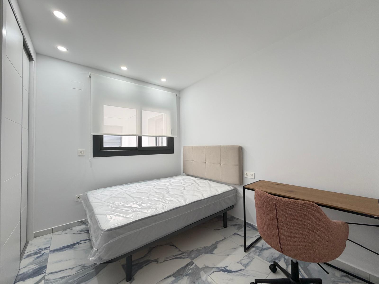 For sale - 3 Bedroom 2 Bathroom Apartment in Torrevieja - Estacion De Autobuses  - Alicante