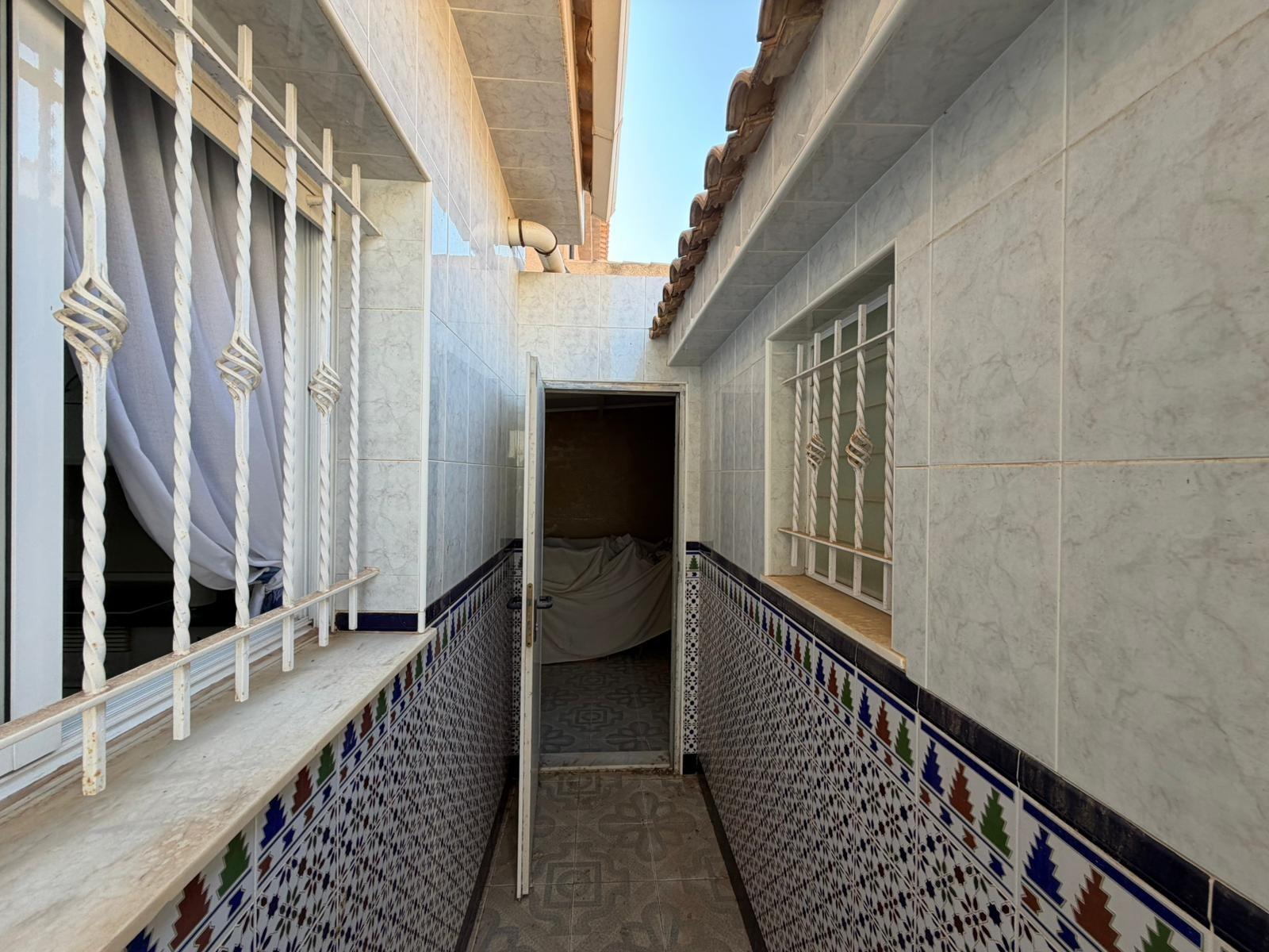 For sale - 5 Bedroom 2 Bathroom Villa in Santiago de la Ribera - San Blas  - Murcia