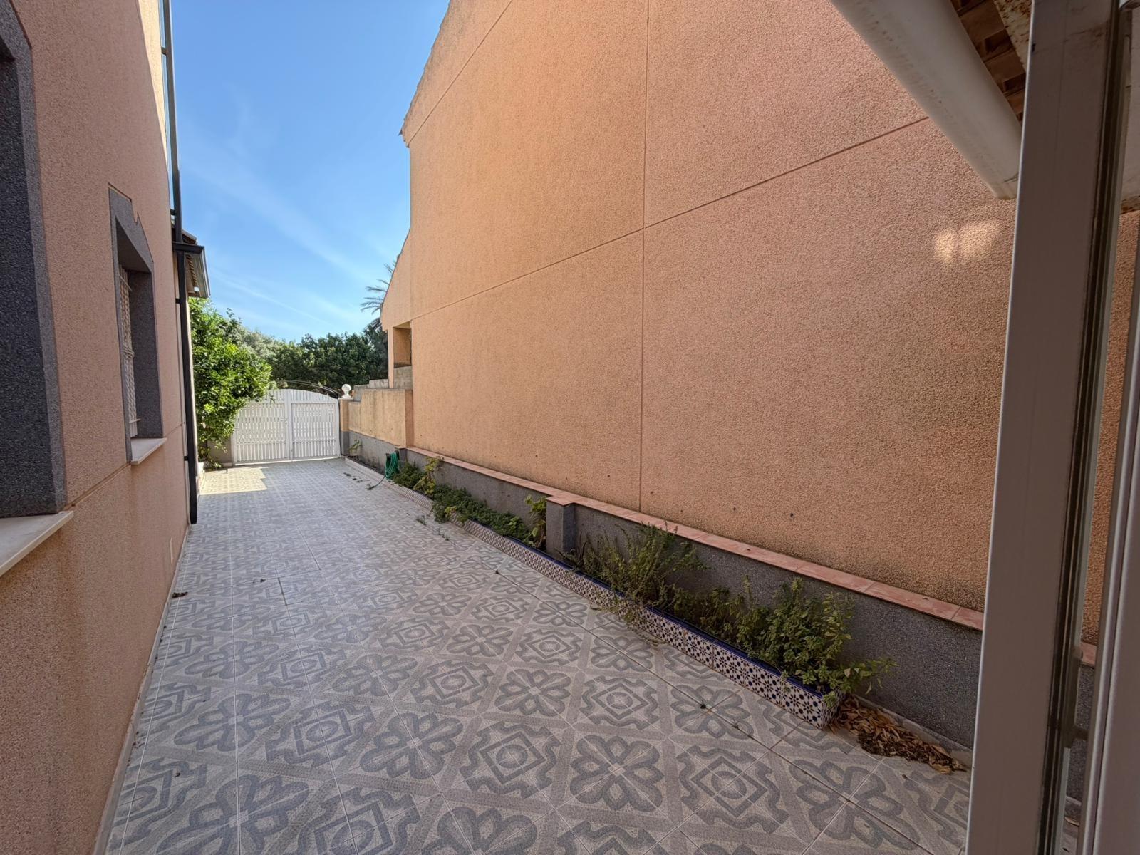 For sale - 5 Bedroom 2 Bathroom Villa in Santiago de la Ribera - San Blas  - Murcia