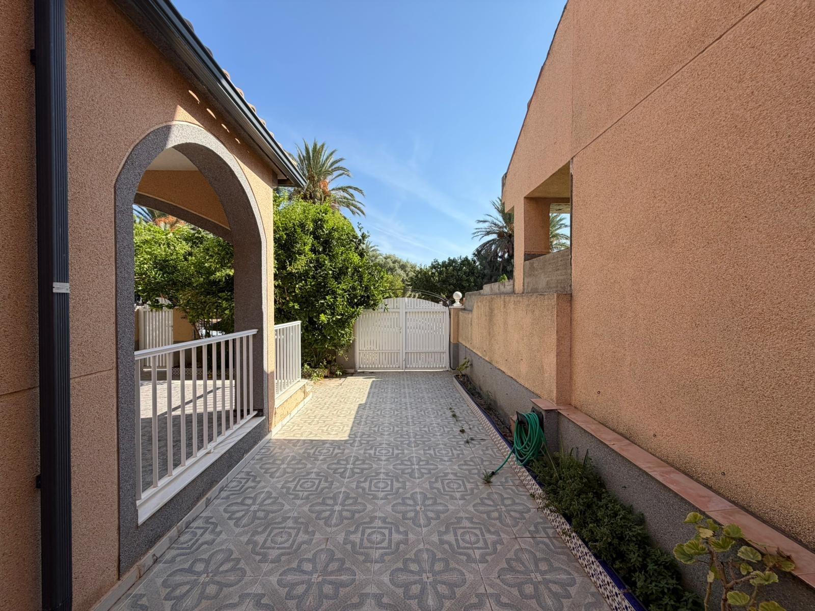 For sale - 5 Bedroom 2 Bathroom Villa in Santiago de la Ribera - San Blas  - Murcia