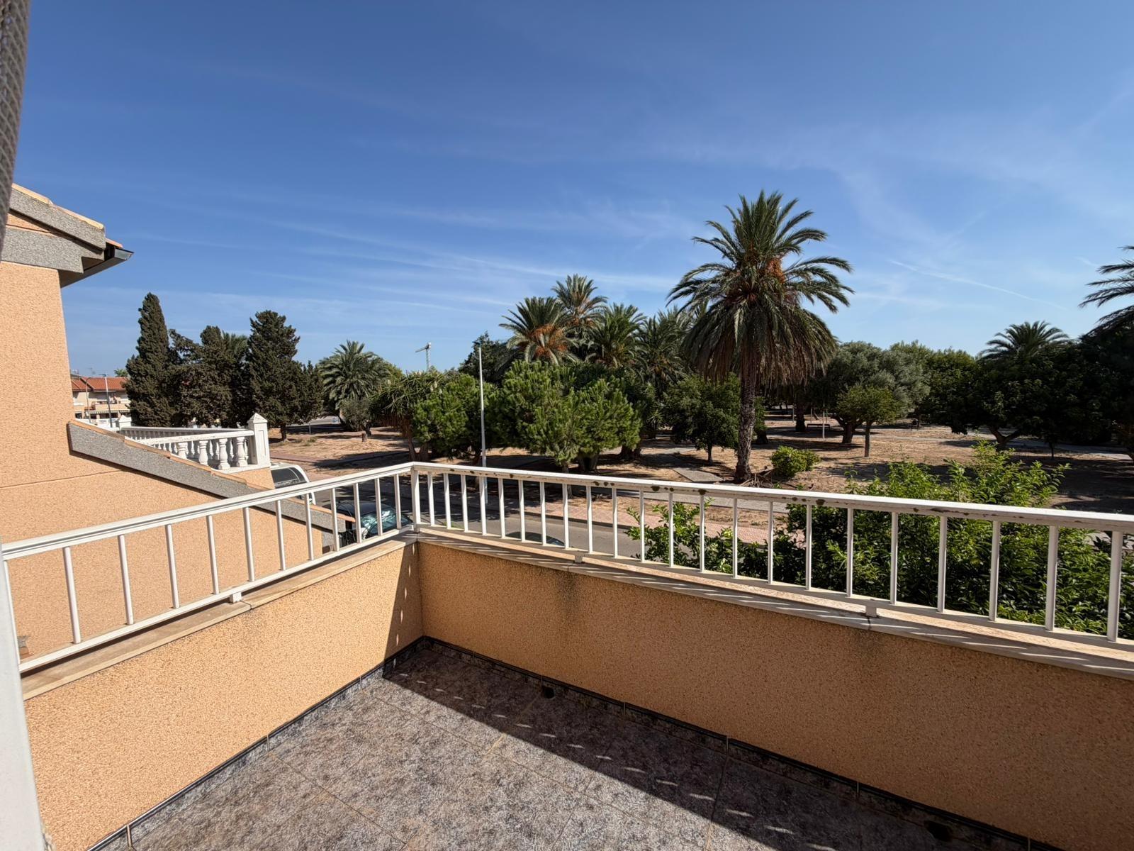 For sale - 5 Bedroom 2 Bathroom Villa in Santiago de la Ribera - San Blas  - Murcia