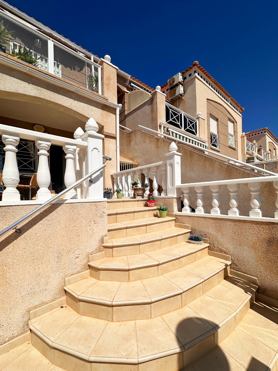 For sale - 2 Bedroom 1 Bathroom Bungalow in Torrevieja - Costa Blanca  - Alicante