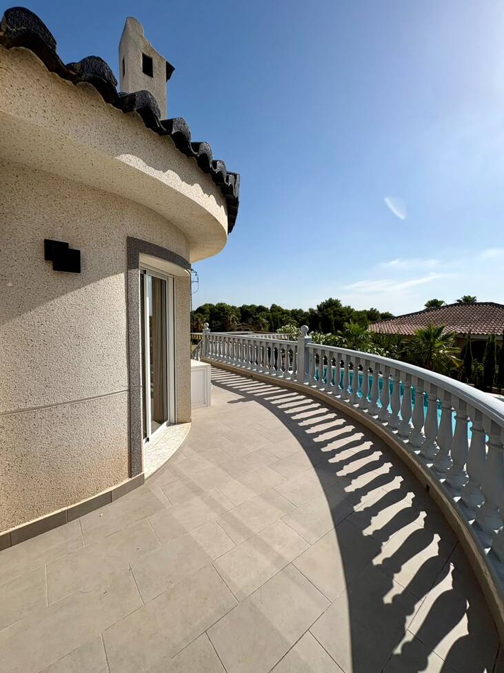 For sale - 4 Bedroom 2 Bathroom Villa in Rojales - Costa Blanca  - Alicante