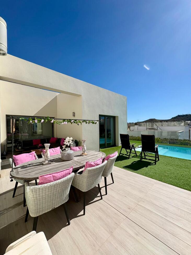 For sale - 3 Bedroom 2 Bathroom Villa in Benijofar - Costa Blanca  - Alicante