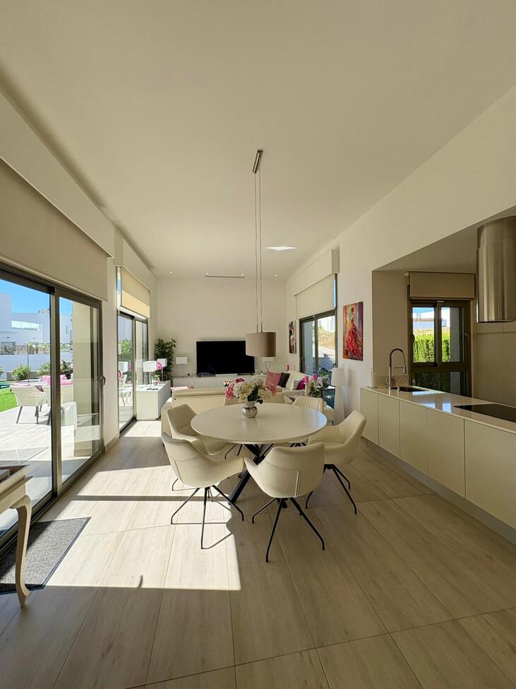 For sale - 3 Bedroom 2 Bathroom Villa in Benijofar - Costa Blanca  - Alicante