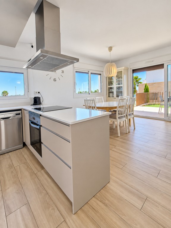 For sale - 3 Bedroom 2 Bathroom Apartment in Vistabella Golf Entre Naranjos - Inland  - Alicante
