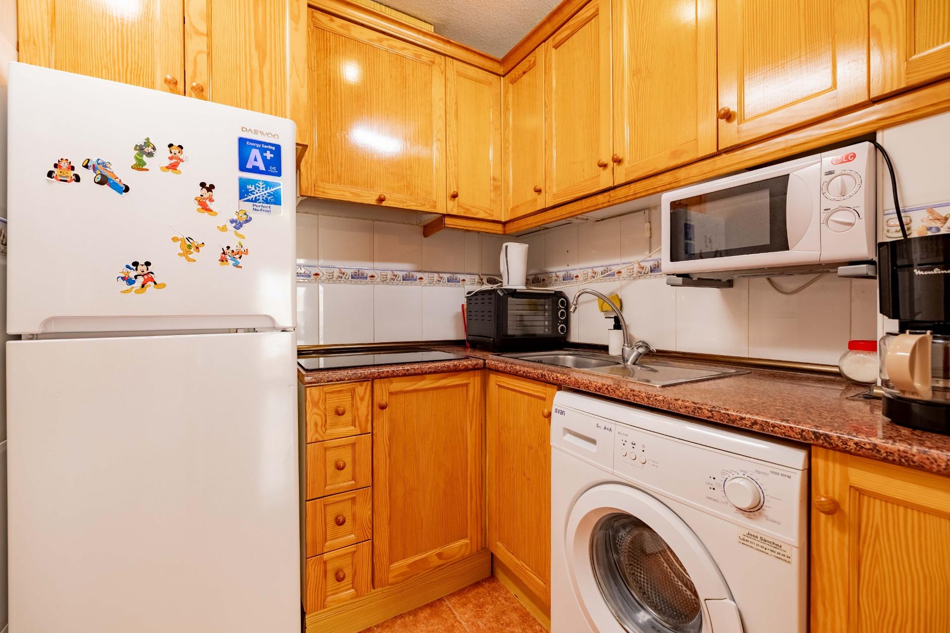 For sale - 3 Bedroom 2 Bathroom Apartment in Torrevieja - Playa De Los Locos  - Alicante