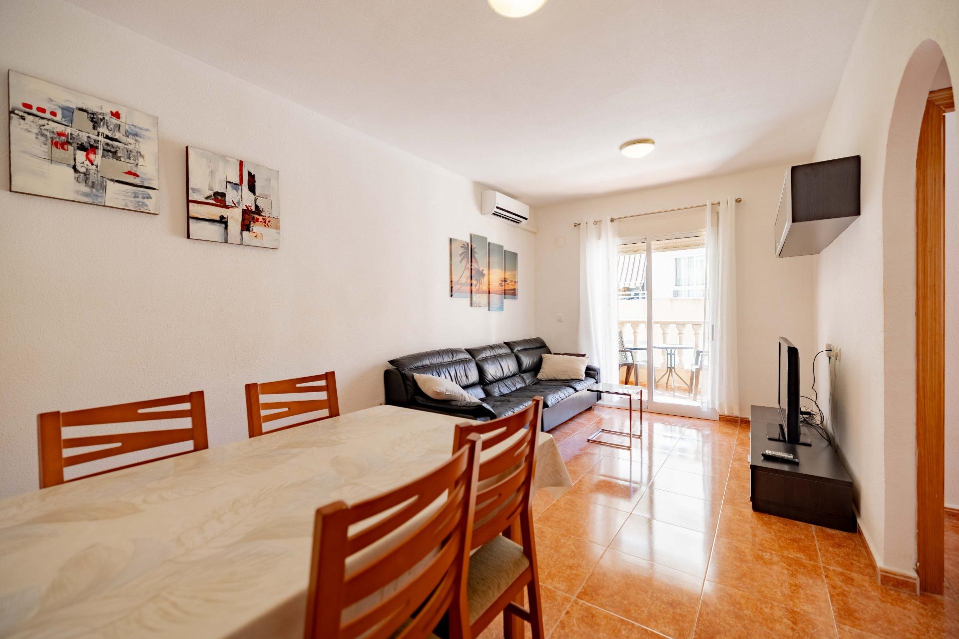 For sale - 3 Bedroom 2 Bathroom Apartment in Torrevieja - Playa De Los Locos  - Alicante