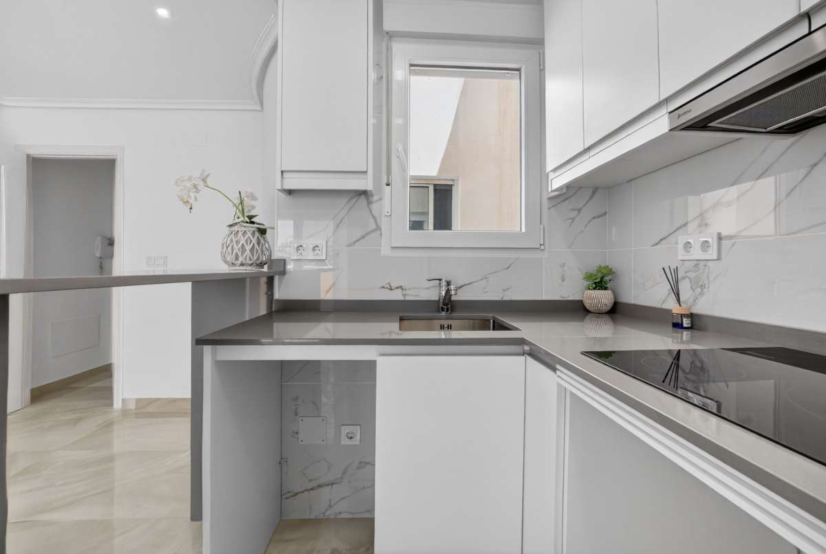 For sale - 2 Bedroom 1 Bathroom Apartment in Torrevieja - Costa Blanca  - Alicante