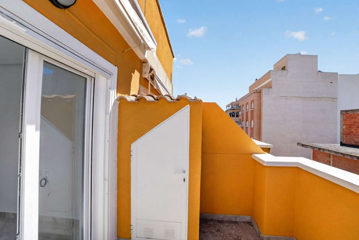 For sale - 2 Bedroom 1 Bathroom Apartment in Torrevieja - Costa Blanca  - Alicante