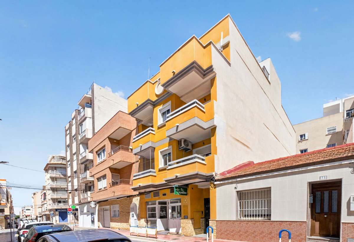 For sale - 2 Bedroom 1 Bathroom Apartment in Torrevieja - Costa Blanca  - Alicante