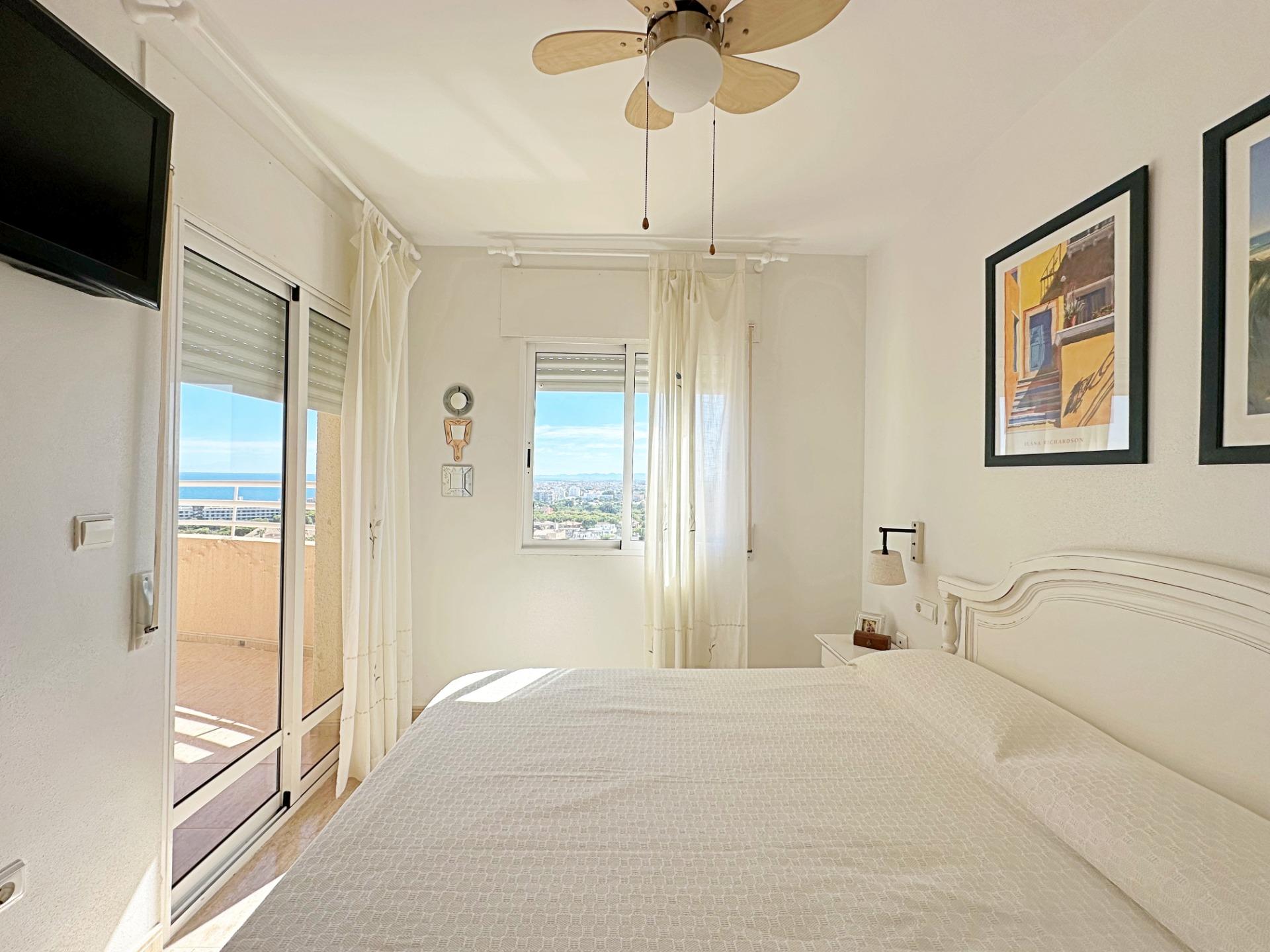 For sale - 2 Bedroom 1 Bathroom Apartment in Orihuela Costa - Campoamor  - Alicante