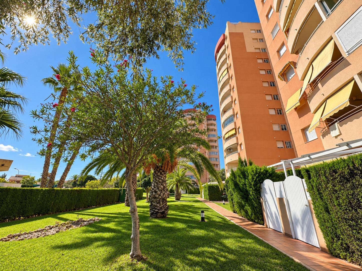For sale - 2 Bedroom 1 Bathroom Apartment in Orihuela Costa - Campoamor  - Alicante