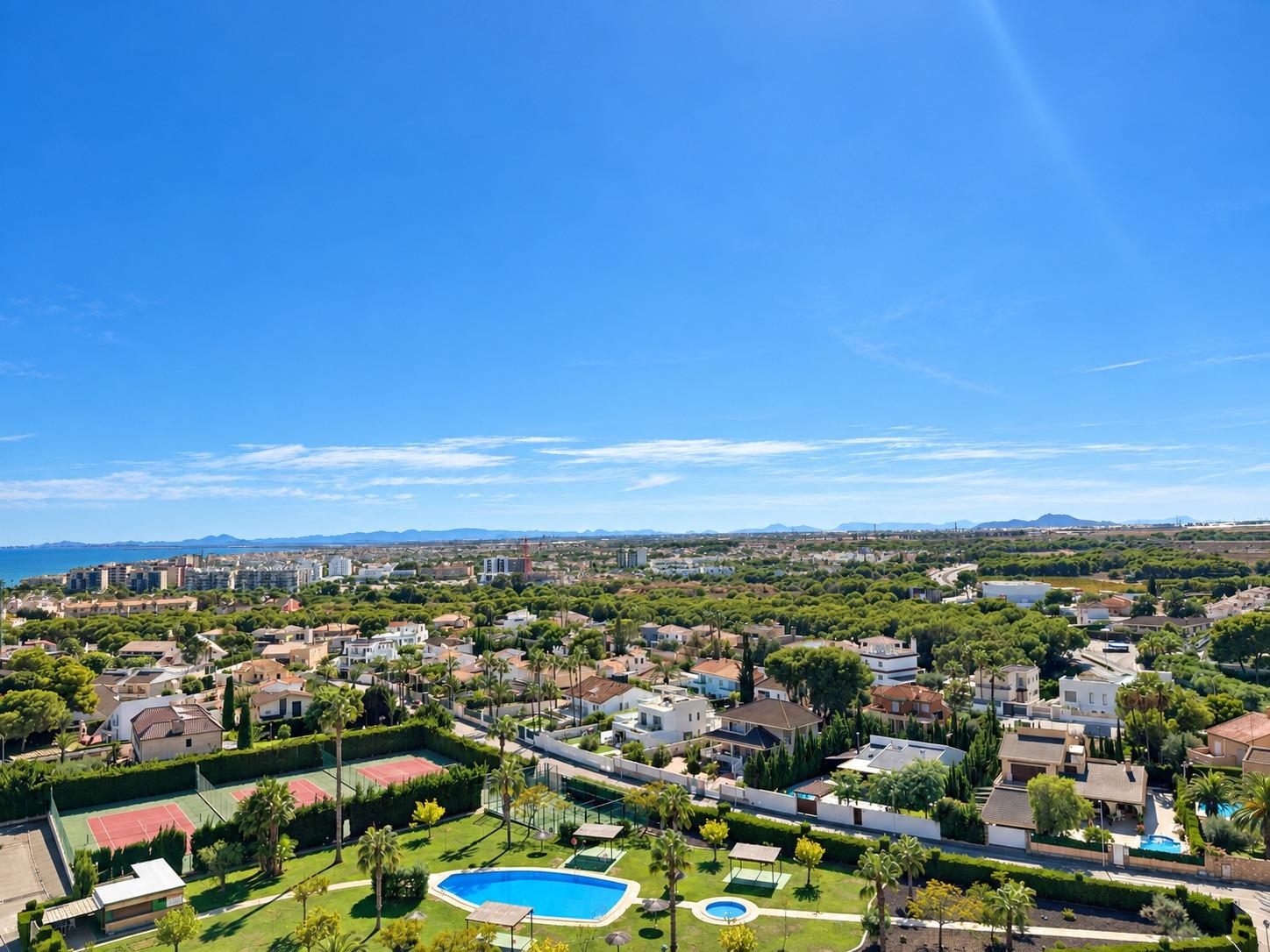 For sale - 2 Bedroom 1 Bathroom Apartment in Orihuela Costa - Campoamor  - Alicante