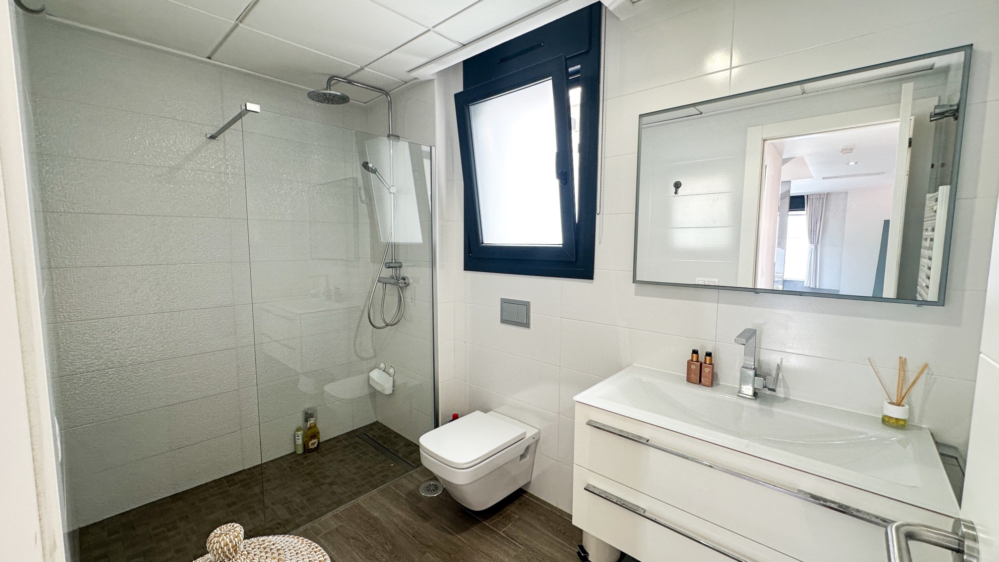 For sale - 5 Bedroom 3 Bathroom Villa in Torrevieja - Costa Blanca  - Alicante