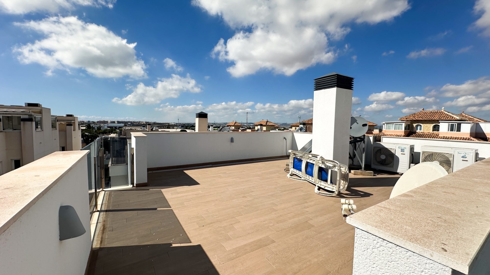 For sale - 5 Bedroom 3 Bathroom Villa in Torrevieja - Costa Blanca  - Alicante