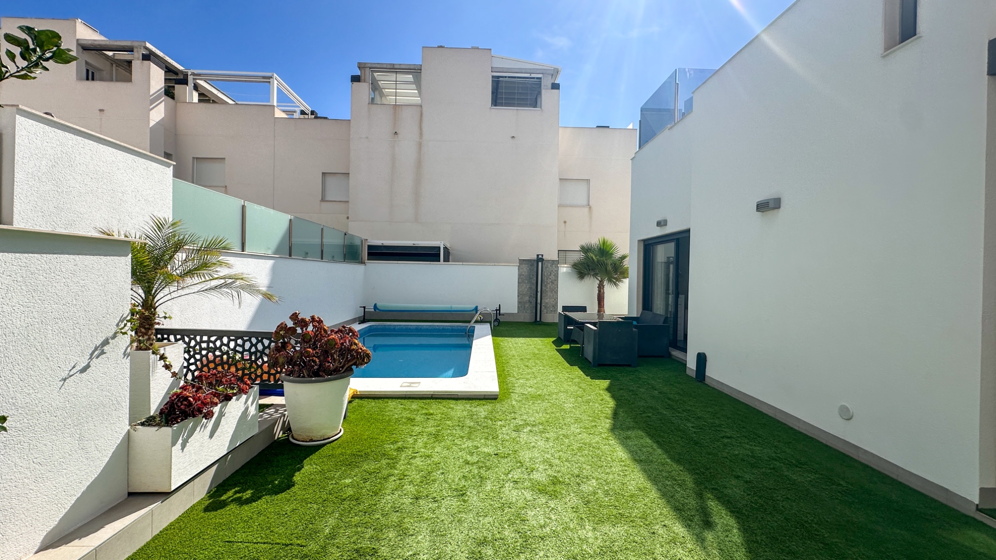 For sale - 5 Bedroom 3 Bathroom Villa in Torrevieja - Costa Blanca  - Alicante