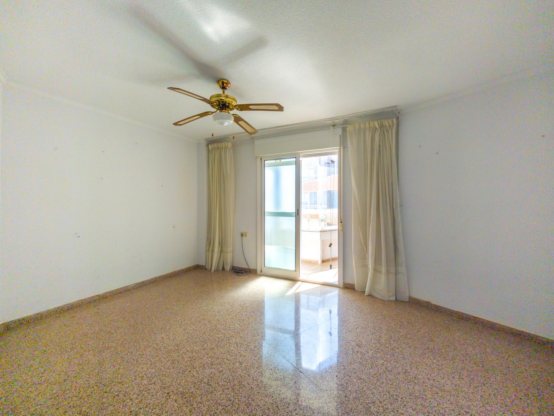 For sale - 3 Bedroom 1 Bathroom Apartment in Torrevieja - La Mata Pueblo  - Alicante