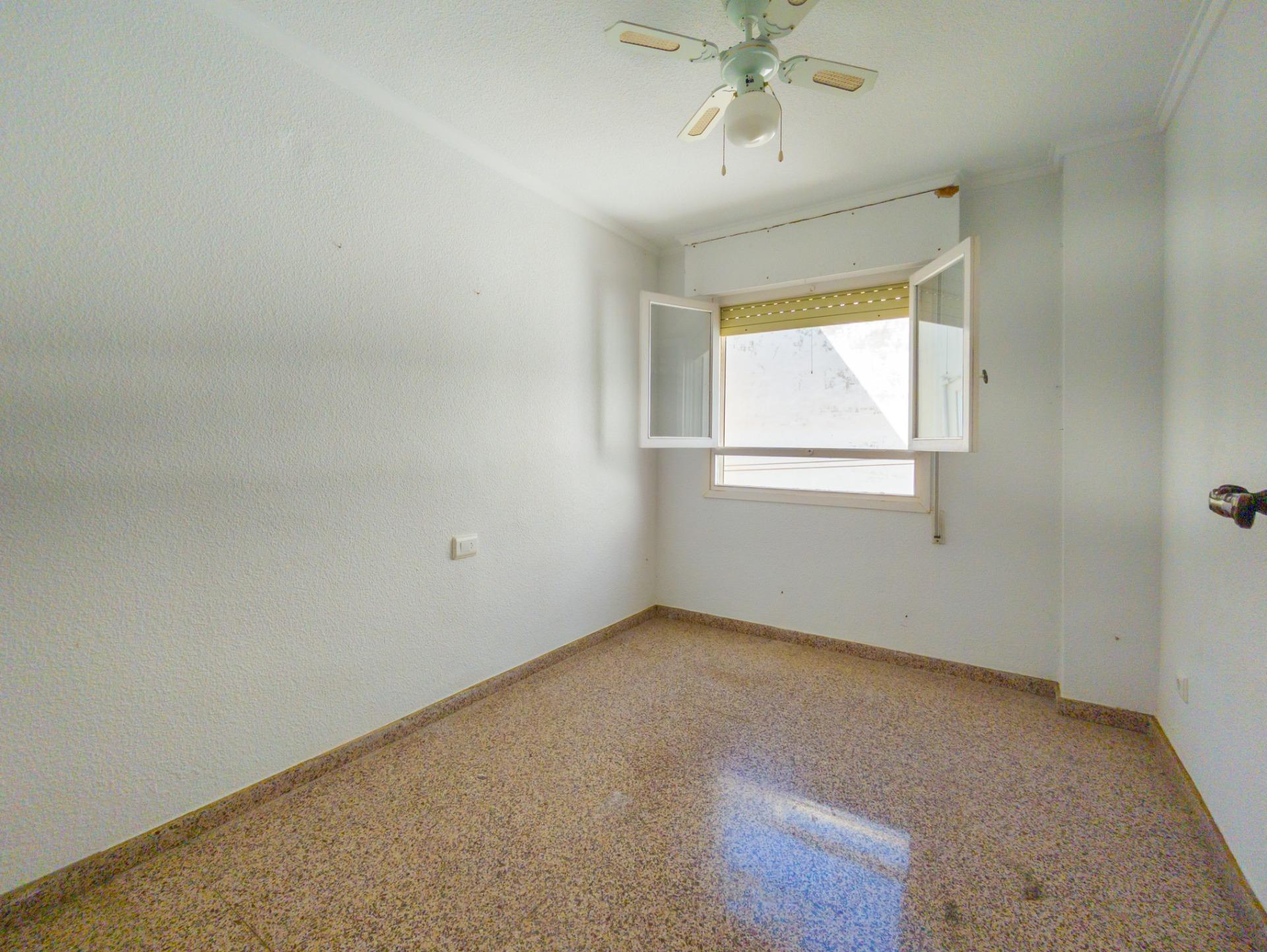 For sale - 3 Bedroom 1 Bathroom Apartment in Torrevieja - La Mata Pueblo  - Alicante