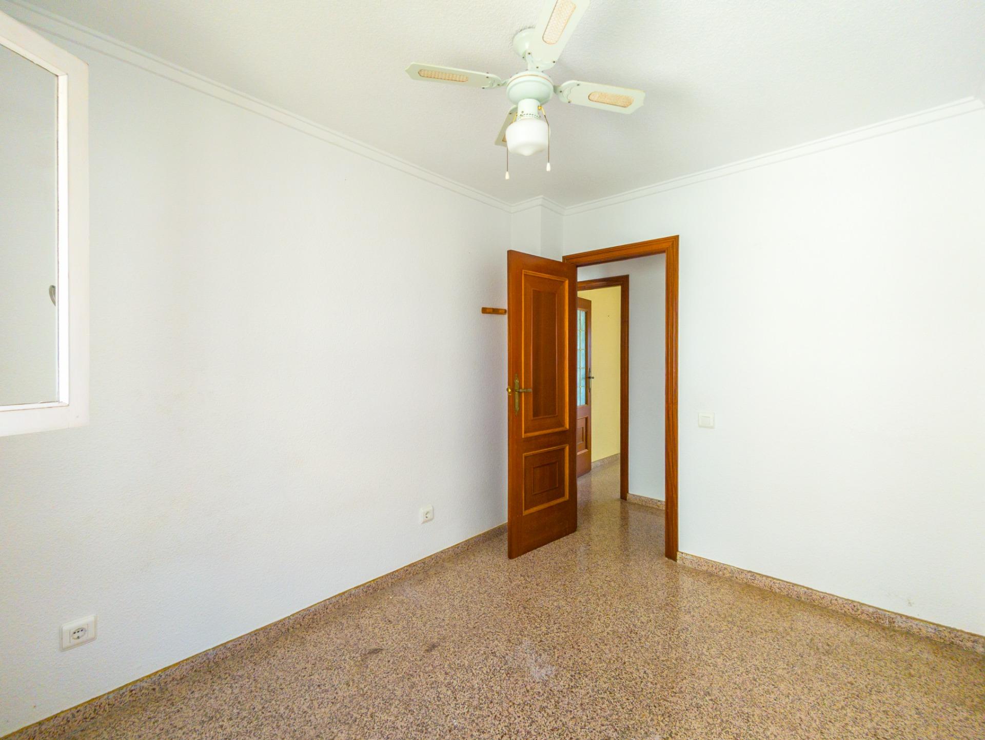 For sale - 3 Bedroom 1 Bathroom Apartment in Torrevieja - La Mata Pueblo  - Alicante