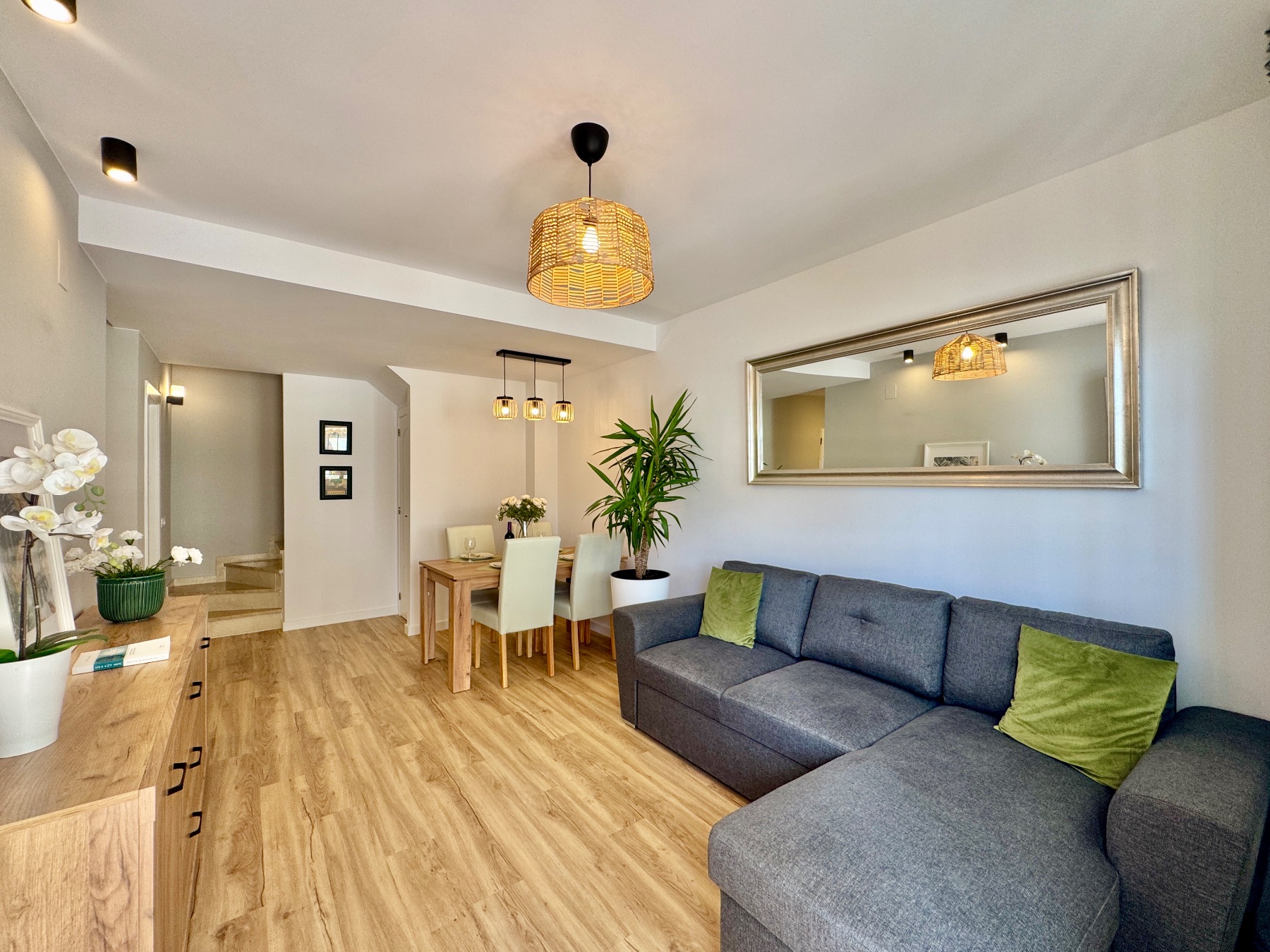 For sale - 3 Bedroom 2 Bathroom Town House in Orihuela Costa - Costa Blanca  - Alicante