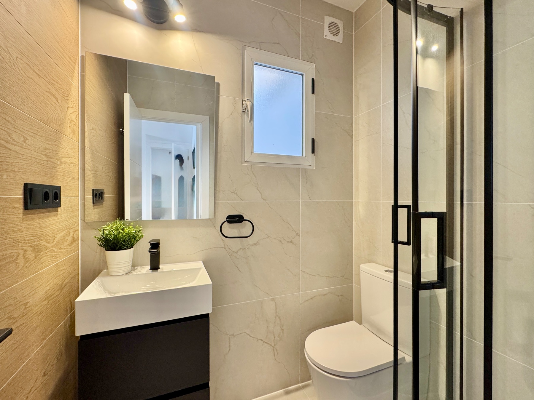 For sale - 3 Bedroom 2 Bathroom Town House in Orihuela Costa - Costa Blanca  - Alicante