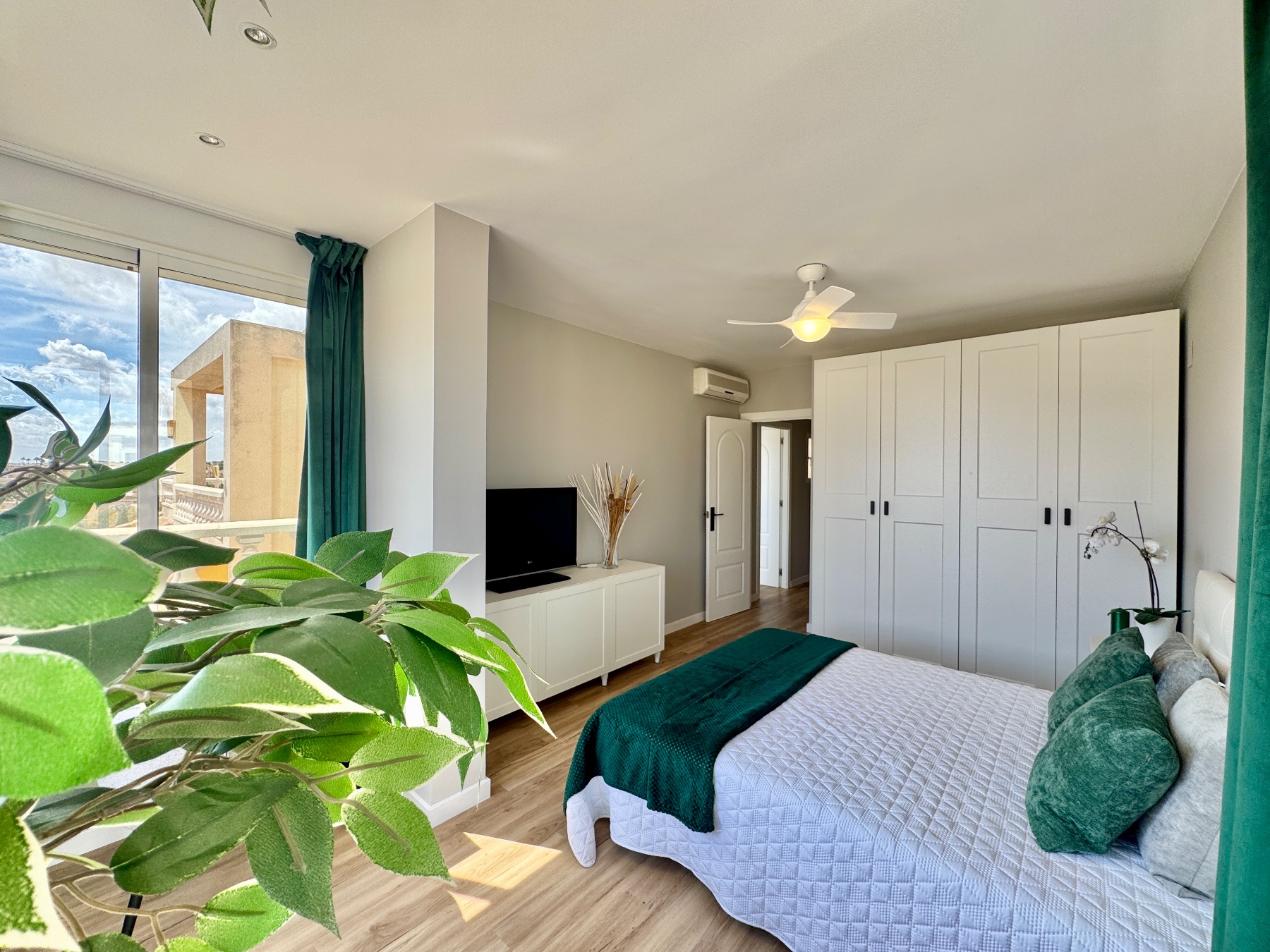 For sale - 3 Bedroom 2 Bathroom Town House in Orihuela Costa - Costa Blanca  - Alicante