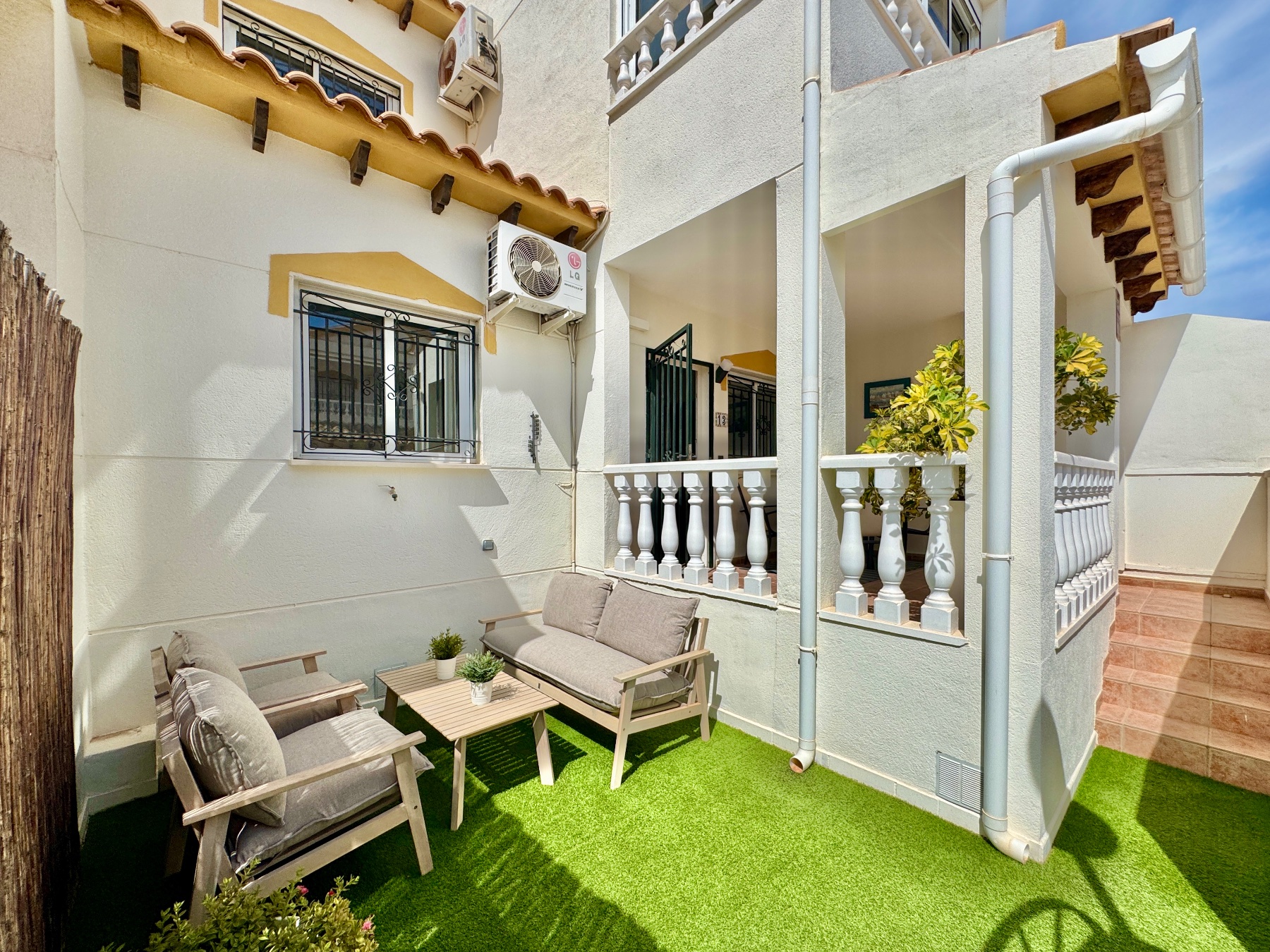 For sale - 3 Bedroom 2 Bathroom Town House in Orihuela Costa - Costa Blanca  - Alicante