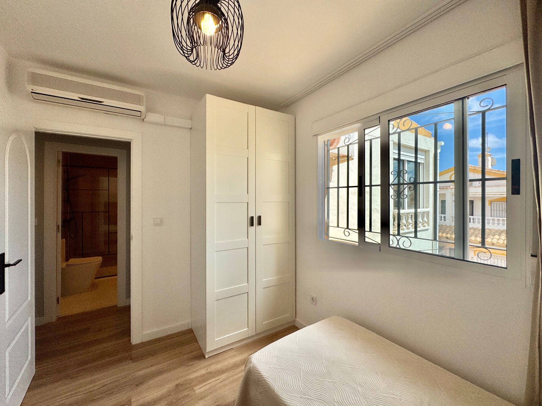 For sale - 3 Bedroom 2 Bathroom Town House in Orihuela Costa - Costa Blanca  - Alicante