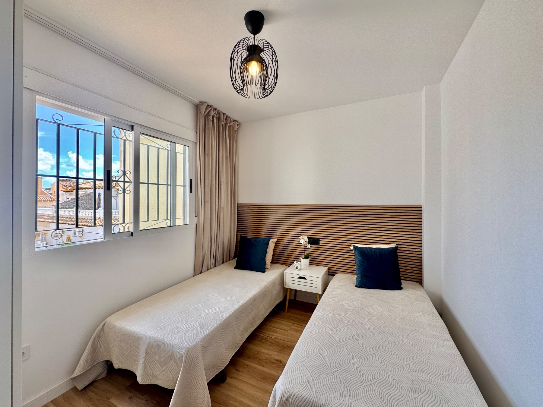 For sale - 3 Bedroom 2 Bathroom Town House in Orihuela Costa - Costa Blanca  - Alicante