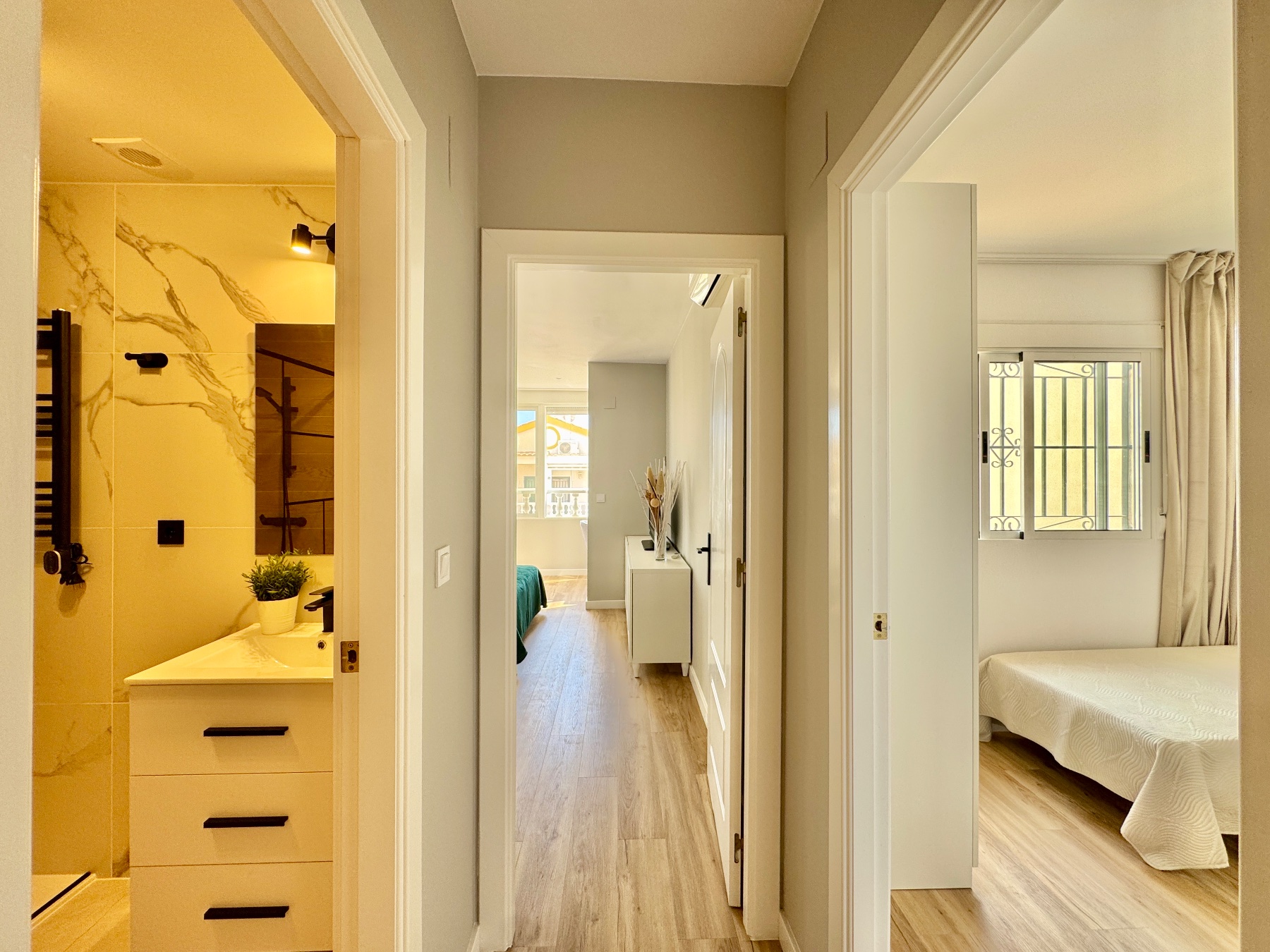 For sale - 3 Bedroom 2 Bathroom Town House in Orihuela Costa - Costa Blanca  - Alicante