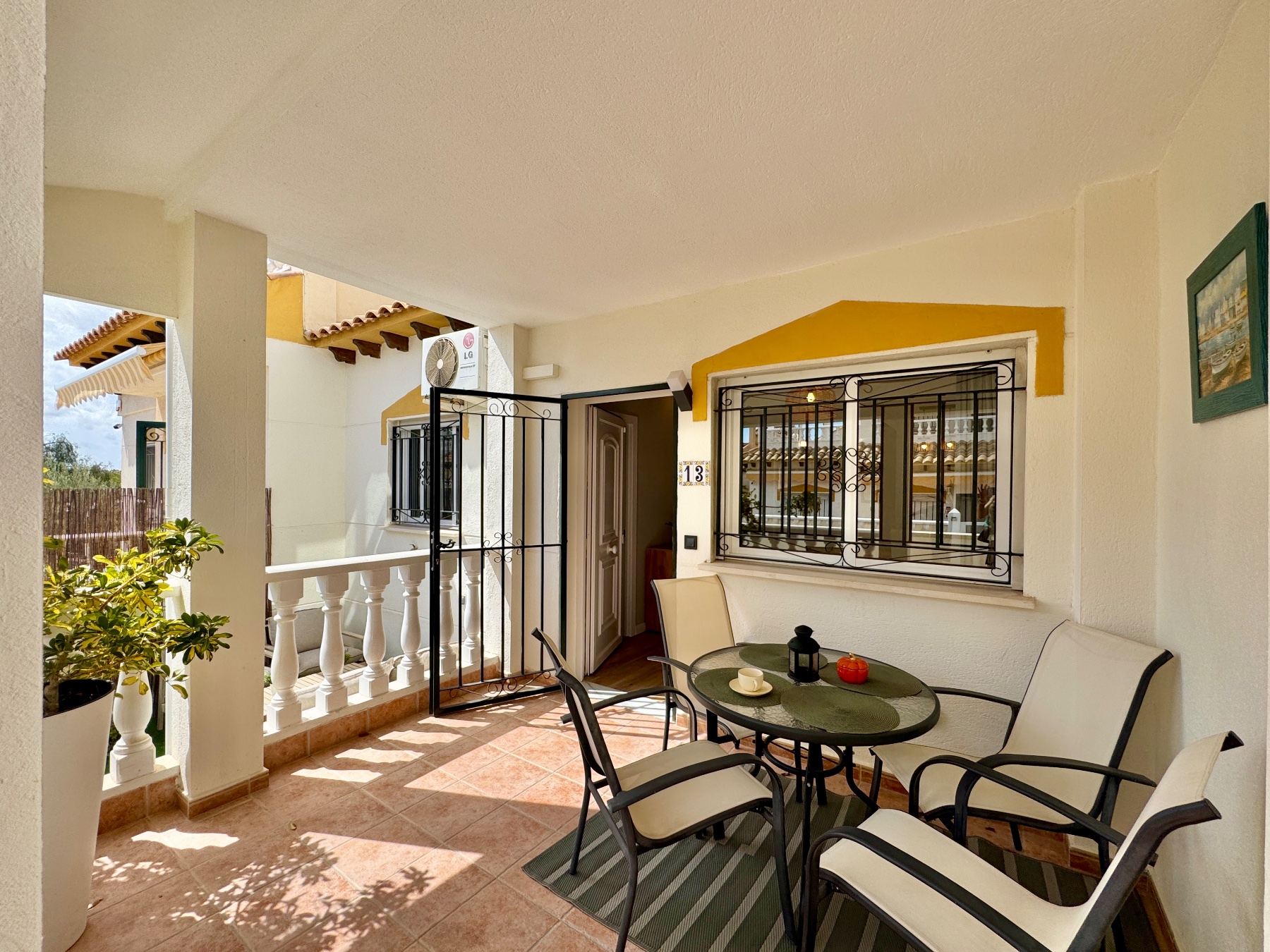 For sale - 3 Bedroom 2 Bathroom Town House in Orihuela Costa - Costa Blanca  - Alicante