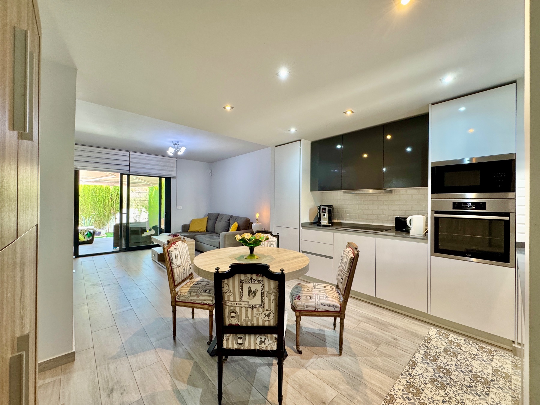 For sale - 2 Bedroom 2 Bathroom Apartment in Villamartin - Costa Blanca  - Alicante