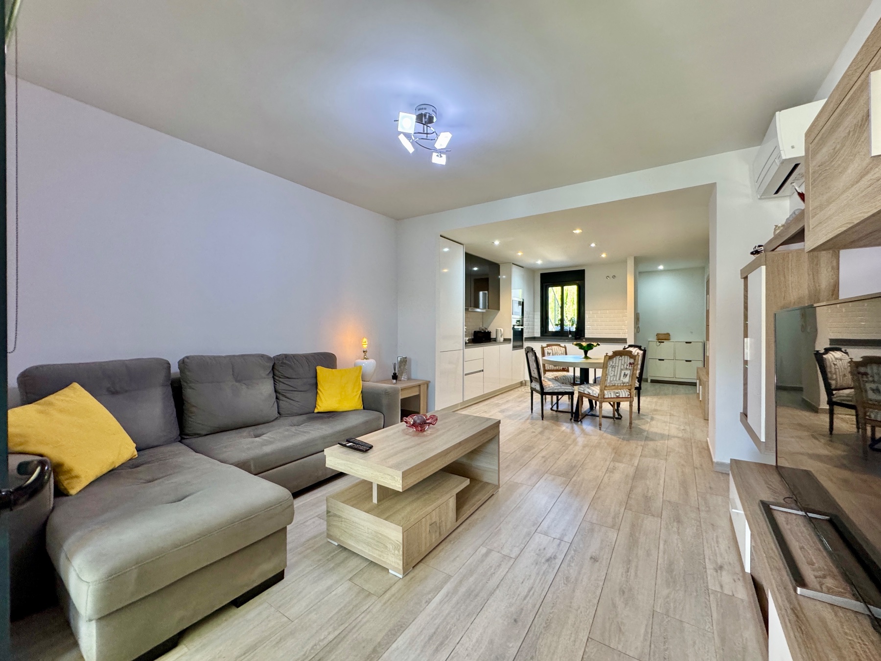 For sale - 2 Bedroom 2 Bathroom Apartment in Villamartin - Costa Blanca  - Alicante