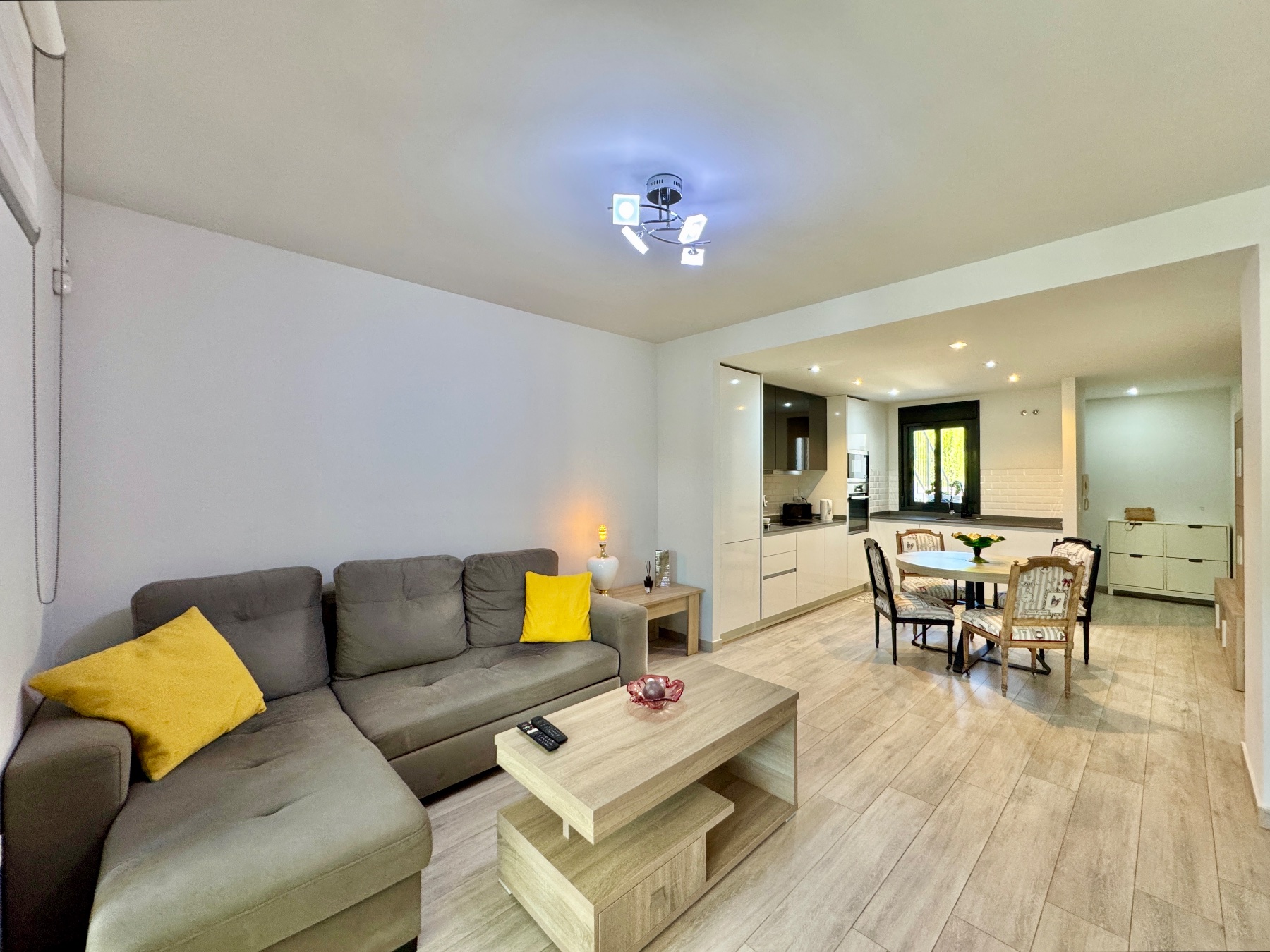 For sale - 2 Bedroom 2 Bathroom Apartment in Villamartin - Costa Blanca  - Alicante