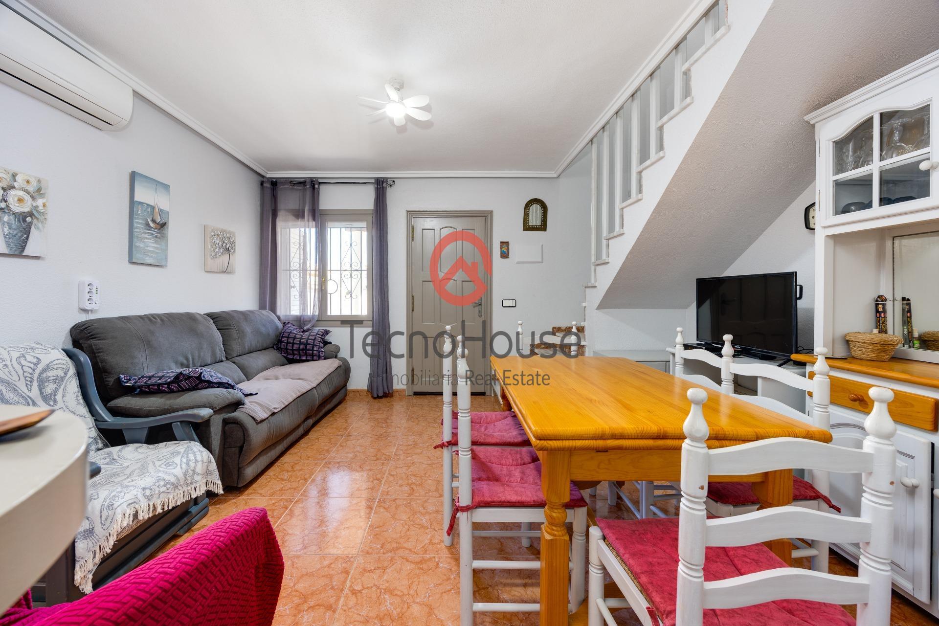 For sale - 3 Bedroom 3 Bathroom Semi Detached in Orihuela Costa - Playa Flamenca  - Alicante