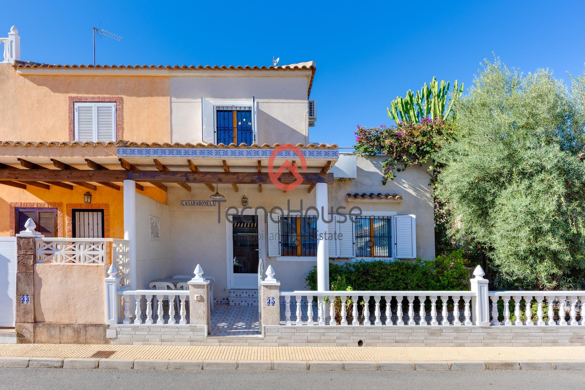 For sale - 3 Bedroom 3 Bathroom Semi Detached in Orihuela Costa - Playa Flamenca  - Alicante
