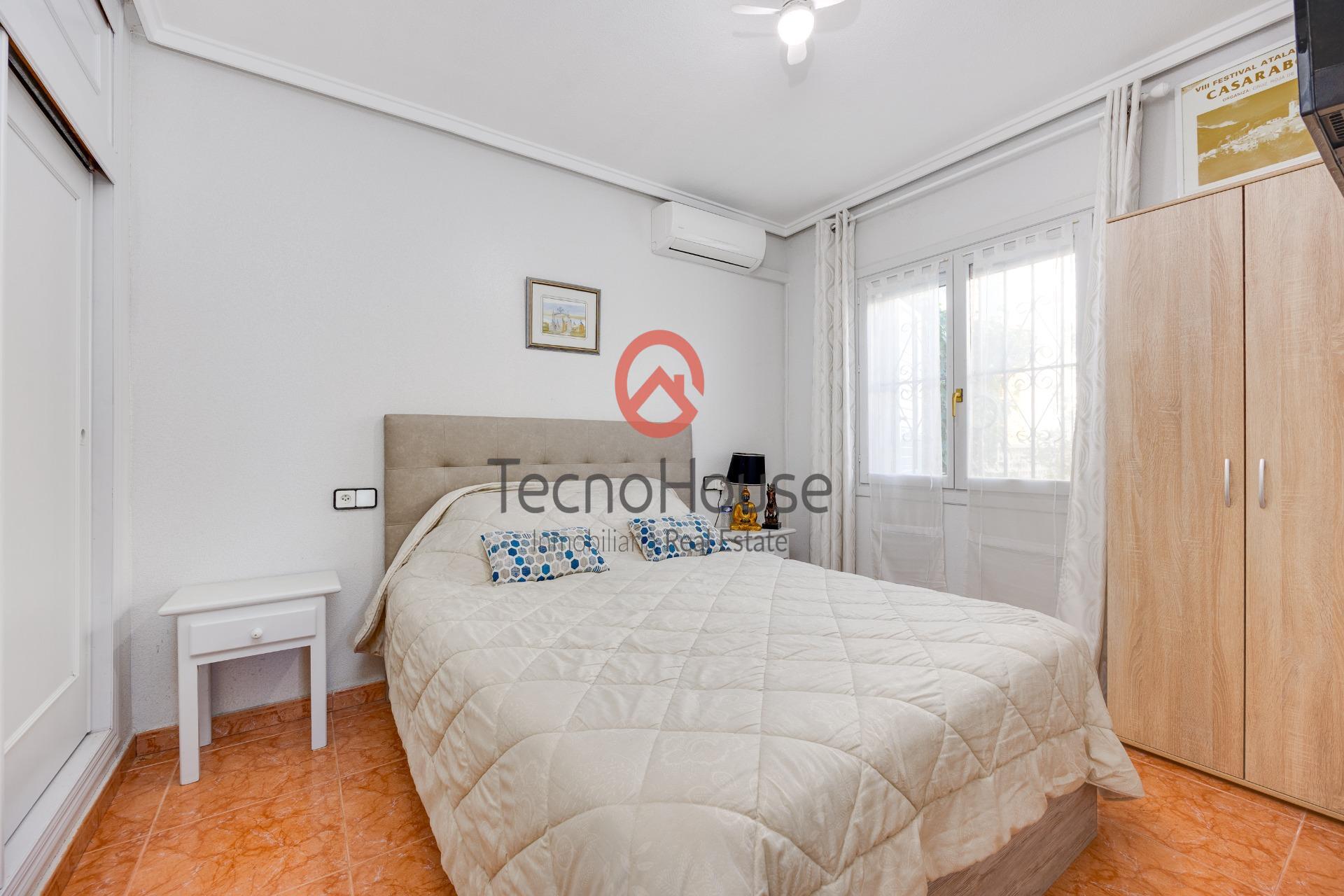 For sale - 3 Bedroom 3 Bathroom Semi Detached in Orihuela Costa - Playa Flamenca  - Alicante