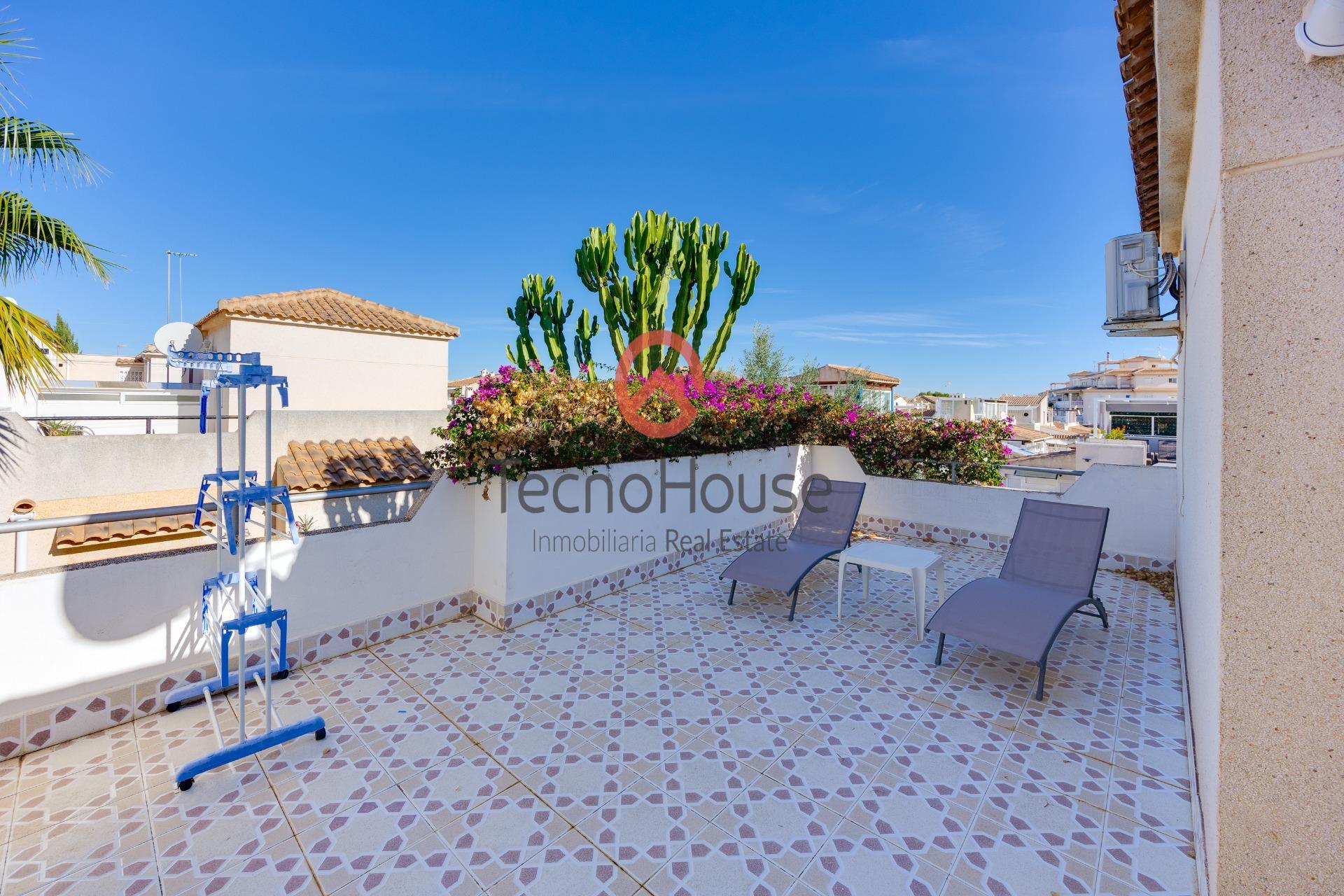 For sale - 3 Bedroom 3 Bathroom Semi Detached in Orihuela Costa - Playa Flamenca  - Alicante