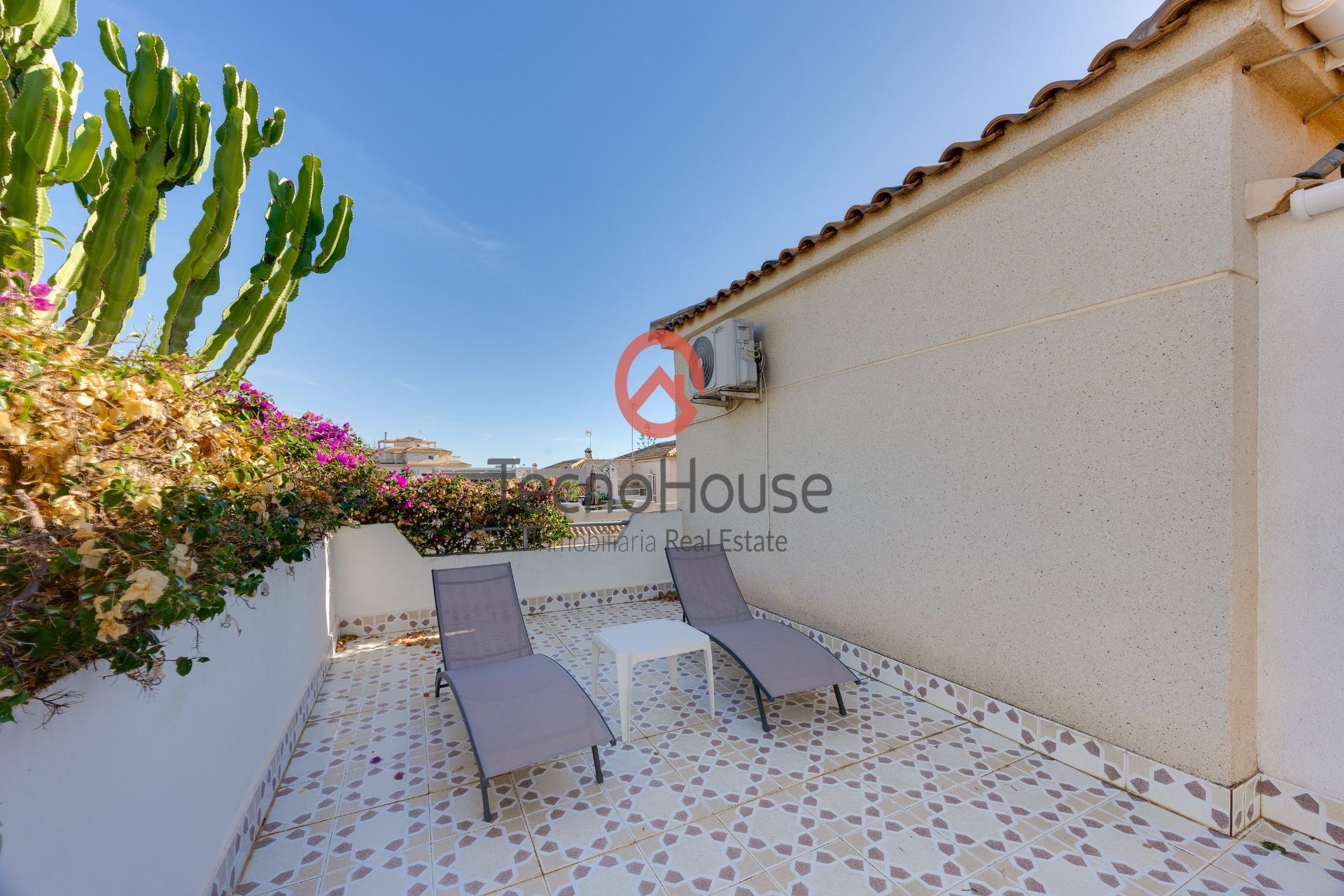 For sale - 3 Bedroom 3 Bathroom Semi Detached in Orihuela Costa - Playa Flamenca  - Alicante