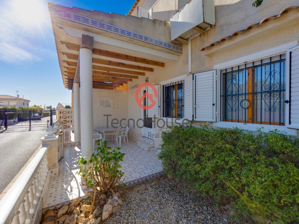 3 Bedroom 3 Bathroom Semi Detached in Orihuela Costa