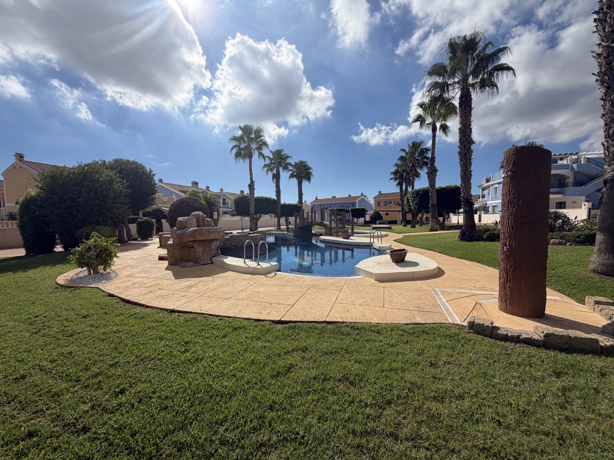 For sale - 2 Bedroom 1 Bathroom Top Floor Apartment in Lomas De Cabo Roig - , Lomas De Cabo Roig, Alicante, Spain - Alicante