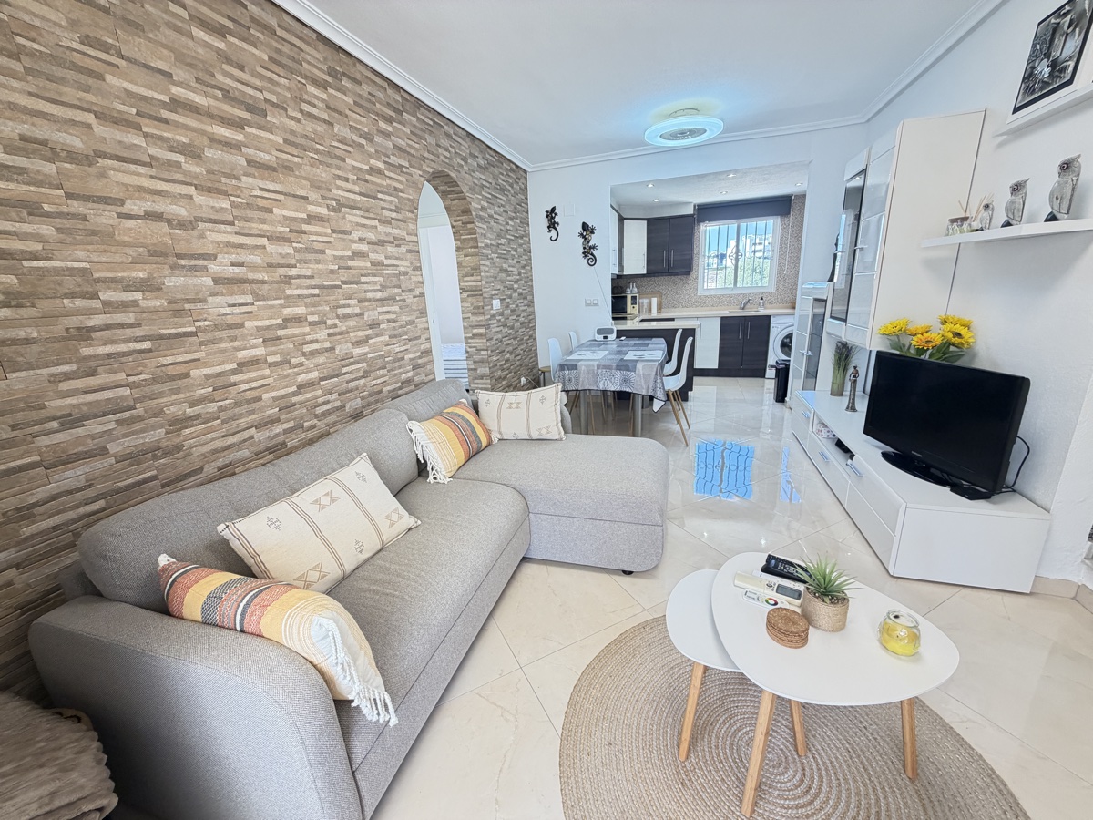 For sale - 3 Bedroom 1 Bathroom Apartment in Cabo Roig - , Cabo Roig, Alicante, Spain - Alicante