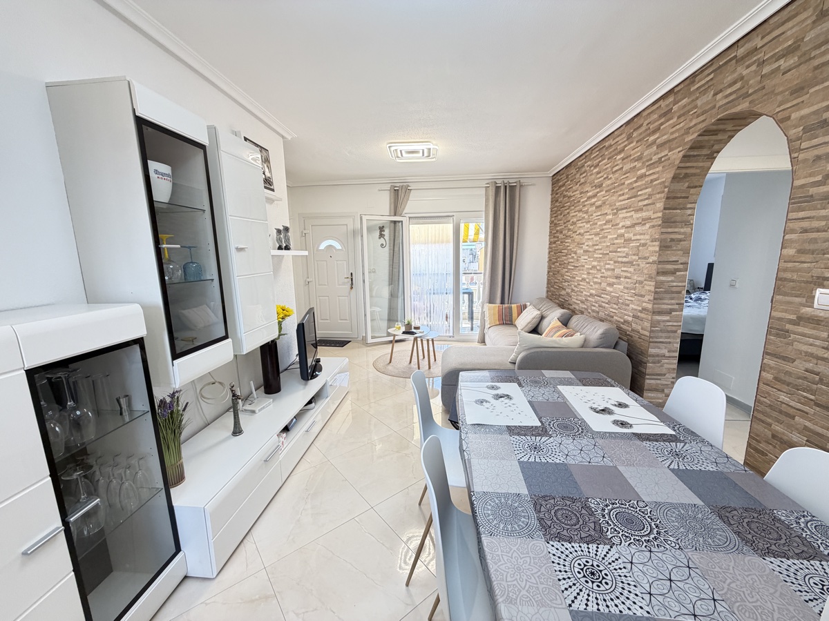 For sale - 3 Bedroom 1 Bathroom Apartment in Cabo Roig - , Cabo Roig, Alicante, Spain - Alicante