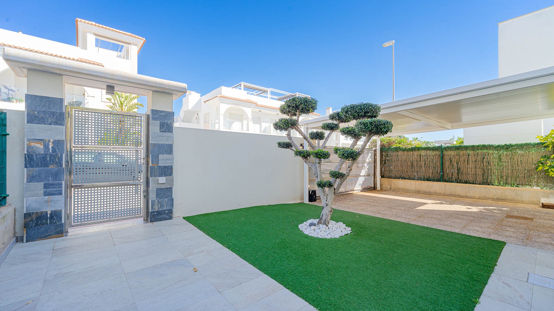 For sale - 3 Bedroom 2 Bathroom Villa in Ciudad Quesada - Ciudad Quesada  - Alicante