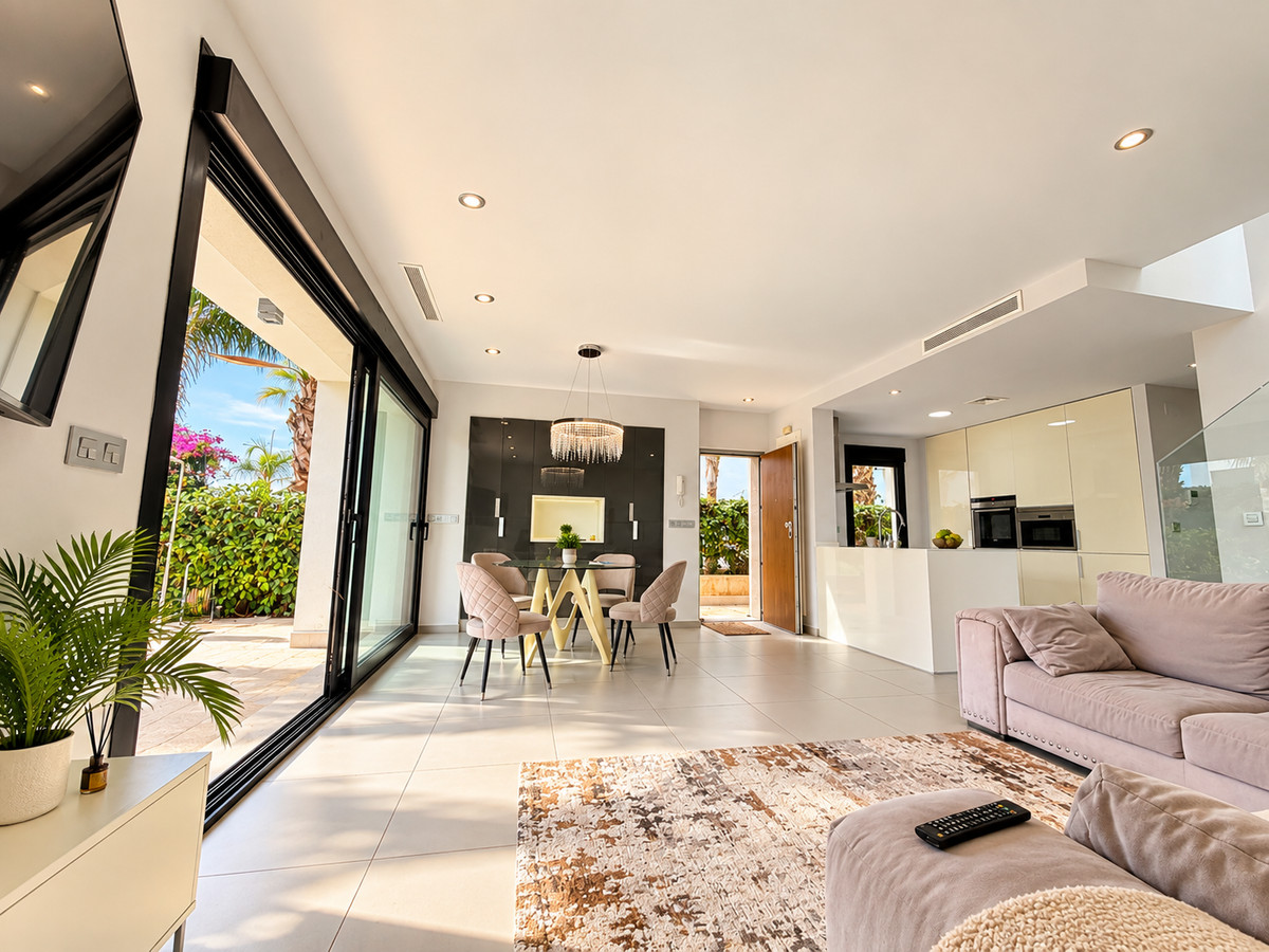 For sale - 3 Bedroom 3 Bathroom House - Detached Villa in Rojales - Ciudad Quesada  - Alicante
